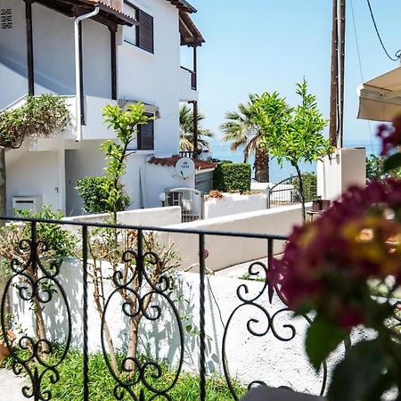 Beachfront Deluxe Apt. Pefkochori Exterior foto